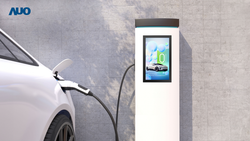 友達〝EVSE車用充電樁解決方案〞專為電動汽車充電樁設計，具有高亮度、克服戶外艱難環境的耐溫、耐紫外線等特性，並搭載散熱性及擴充性強的高效能工業電腦，可實現人機互動訴求，如資訊顯示、支付等應用