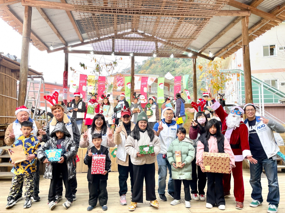 友達永續基金會號召「圓夢計畫」行動連續23年，由同仁凝聚內部愛心與資源送往偏鄉，累積為逾萬名兒童圓夢，實踐友達共創共好的永續精神。